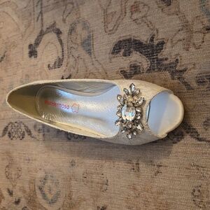 New in box MarHermoso peep toe bridal flats